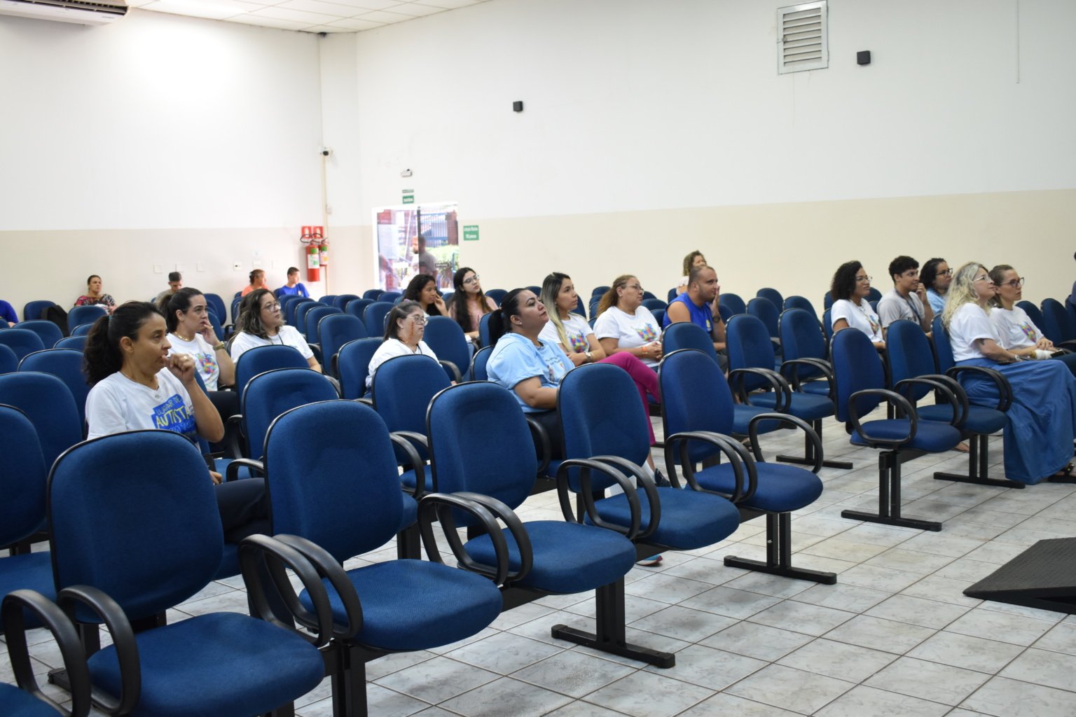 Abril Azul Em alusão ao mês de conscientização sobre o Autismo CEDEG