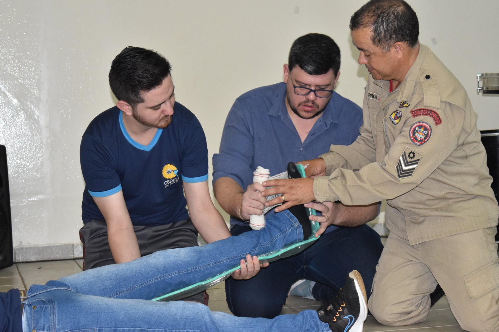 Funcion Rios Da Apae Cg Recebem Forma O De Brigada E Combate A